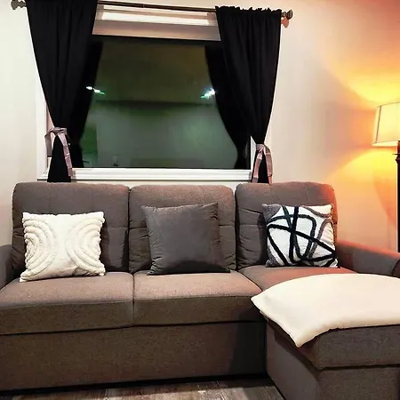 Comfort First - Sleeps 6 Whitehorse Extérieur photo
